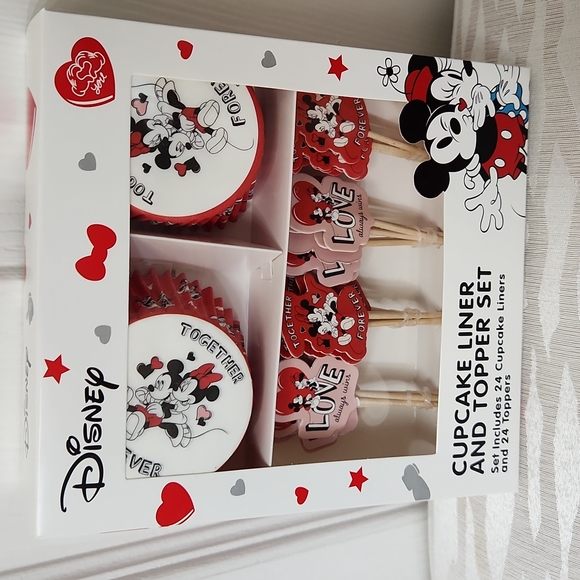 Valentine's Mickey & Minnie Cookie Stamp Set and Cupcake Topper ๐ง ๐ Set - Picture 2 of 8